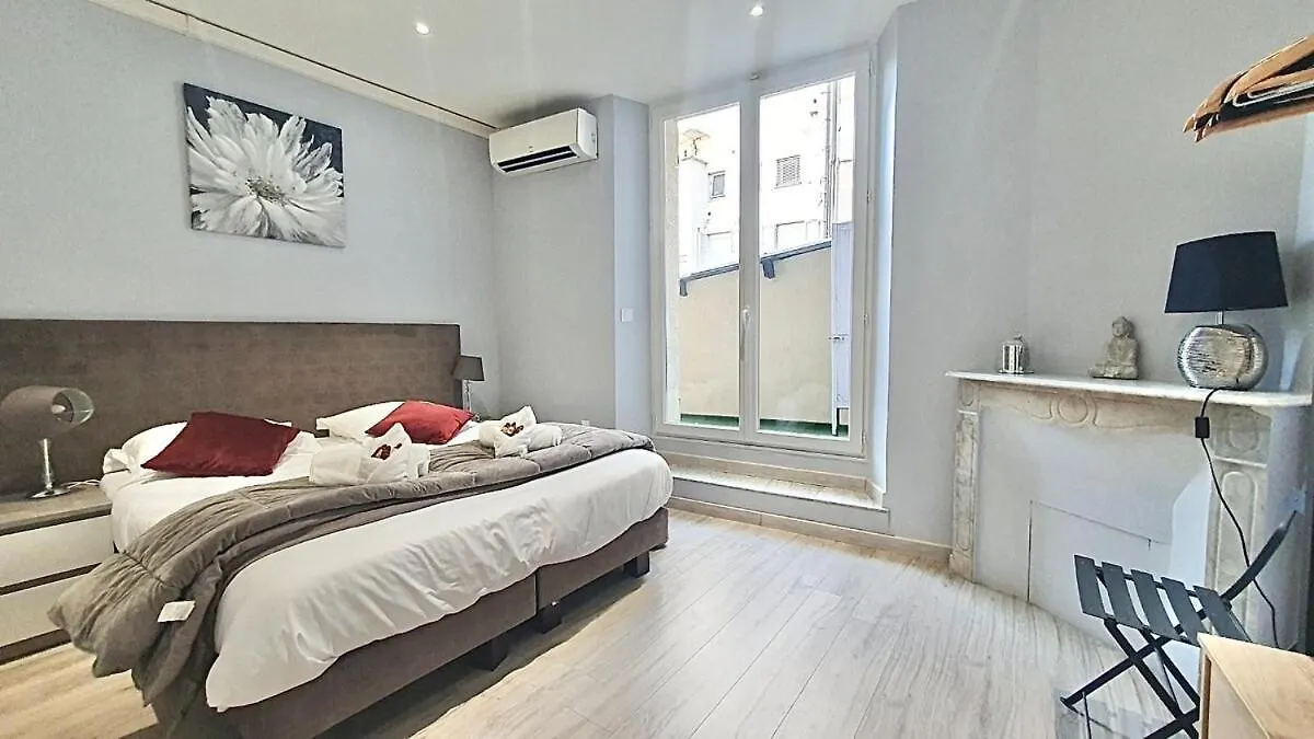 Cannes 1-Bedroom Apartment - 15M France