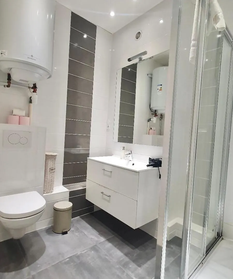 Cannes 1-Bedroom Apartment - 15M